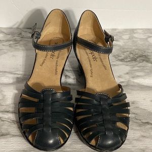 Softpots shoes, size 8.5